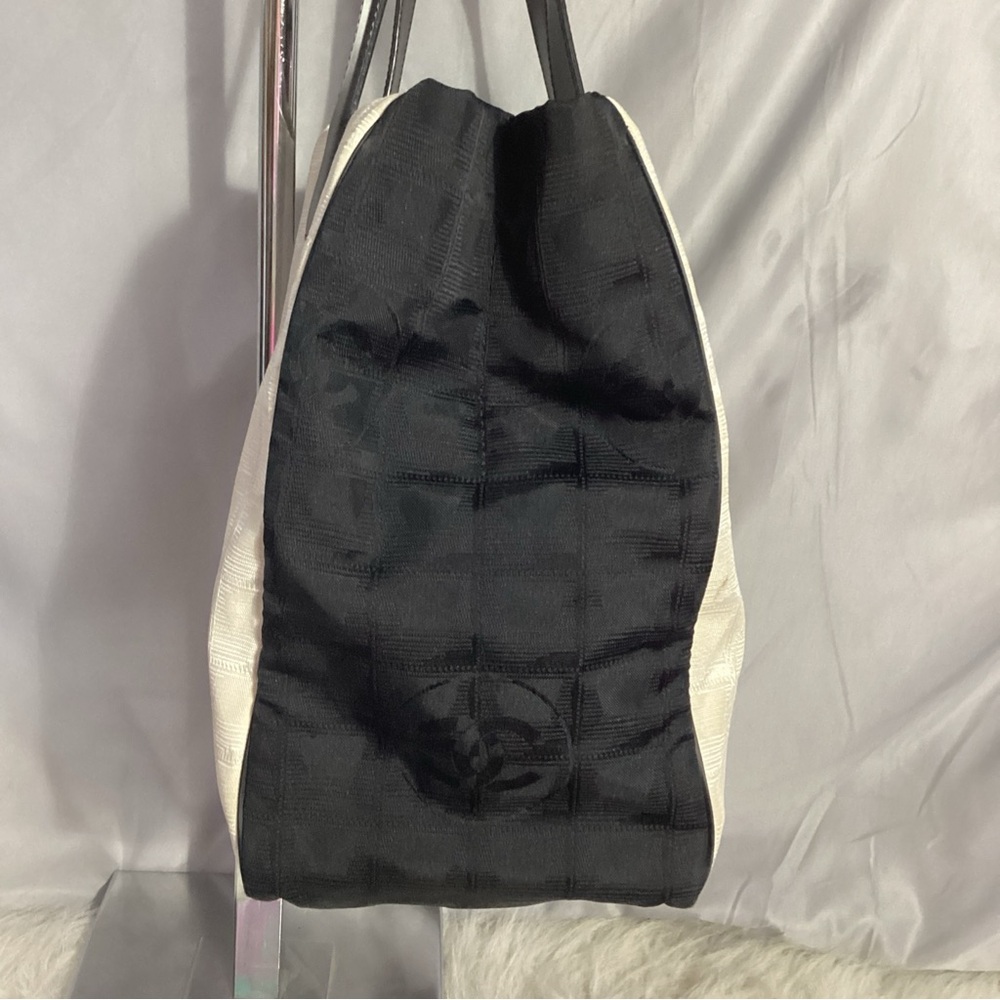 RARE Colorblockock CHANEL CC 10469355 Travel Line Nylon/ Leather Tote Bag - Picture 4 of 14